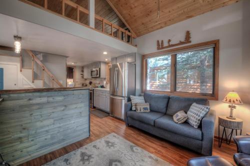 Breckenridge House | Perfect Getaway Cabin with Nearby Hike&Bike Trails