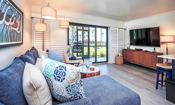 Shell Harbor Condo | Perfect Island Getaway - Beachfront Condo On Sanibel Island - Sandalfoot 2B1