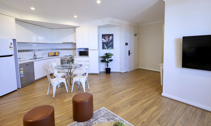 Midland Apartment | Perfect Midland Penthouse - sleeps 4
