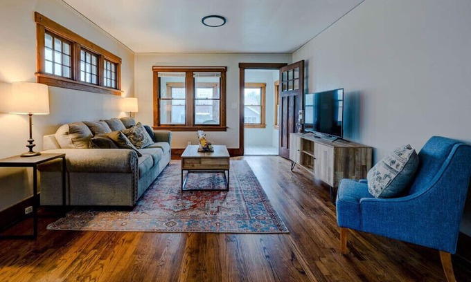 Downtown Omaha House | Perfect Midtown Bungalow! Walking distance to Blackstone! One block from UNMC!