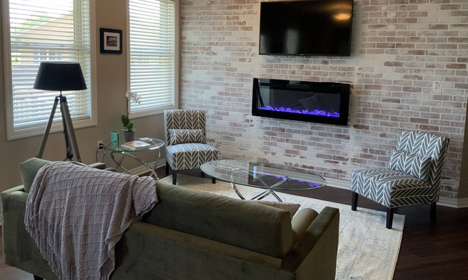 Goderich Condo | Perfectly Appointed Executive Suite