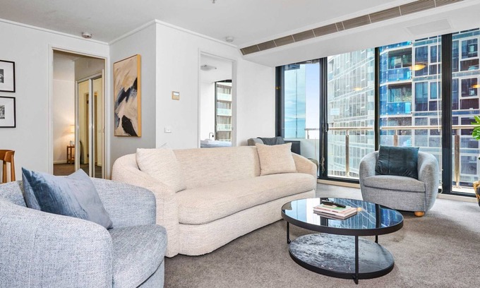 Southbank Apartment | Perfectly Styled Urban Retreat in Southbank