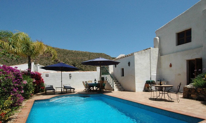 Bedar House | Period Village House, Private Pool, Beautiful Countryside Setting. WIFI, TV etc.