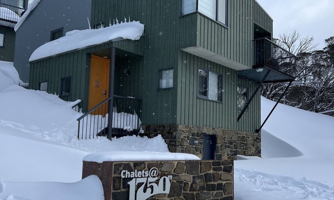 Perisher Valley Ski Chalet | Perisher- Family-sized Stand-alone Chalet. the Perfect Place to Stay On-snow
