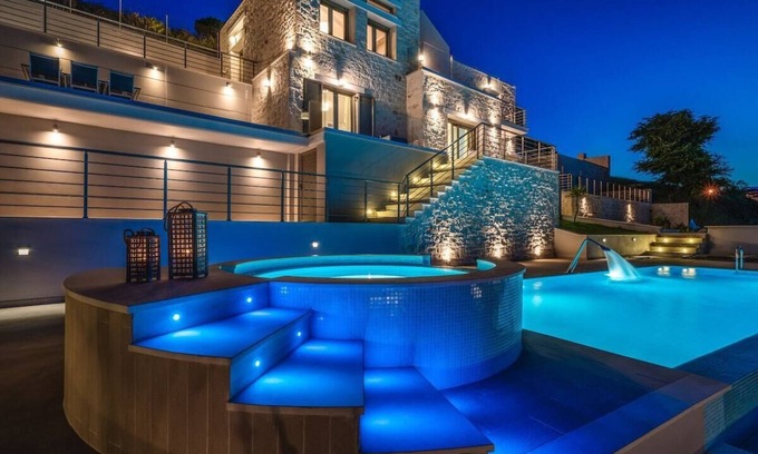 Neromilos Villa | Perla Seafront Villa with Pool, Jacuzzi & BBQ