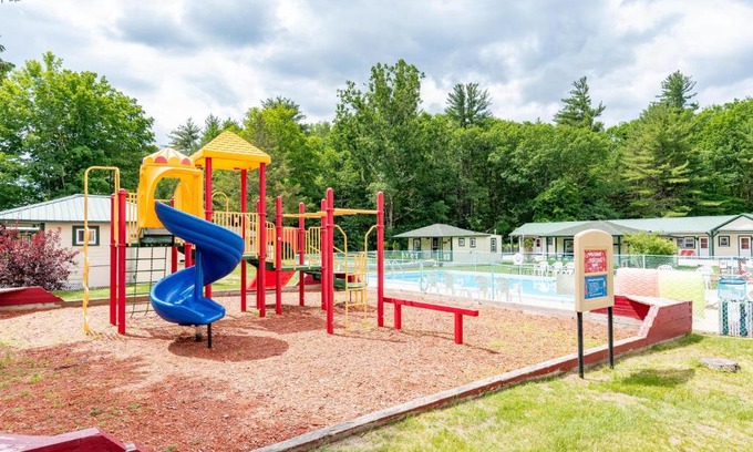 Intervale Hotel | Perry's Motel and Cottages