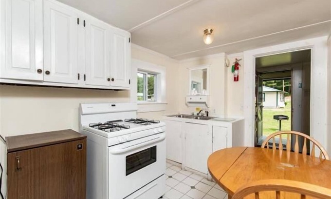 Intervale Hotel | Perry's Motel and Cottages