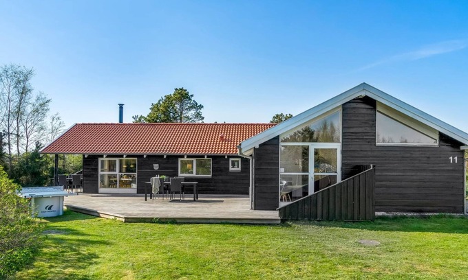 Hals House | "Persa" - from the sea by Interhome