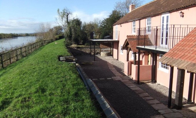 Gloucester House | Pershbrook Cottage & Garden