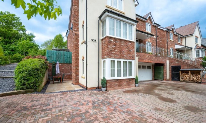 Shrewsbury House | Personal En-suite
