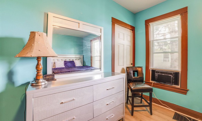 South Chicago Heights Apartment | Pet-Friendly Apt in South Chicago Heights
