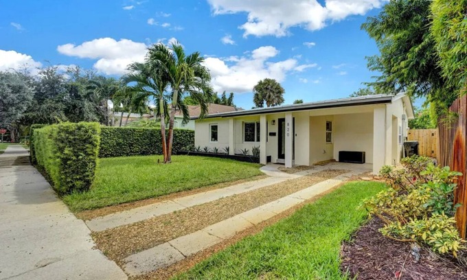 Middle River Terrace House | Pet-Friendly 3BR, Fenced Yard, Grill & Near Beach
