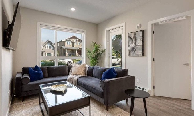 Southwest Calgary Apartment | Pet Friendly Apartment w/Free Underground Parking