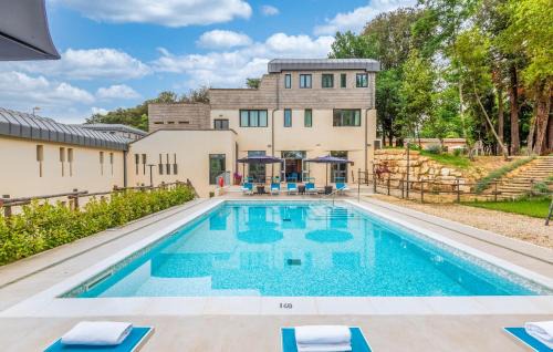 Siena Apartment | Pet Friendly Apartment In Siena