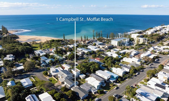 Moffat Beach House | Pet Friendly at Moffat Beach