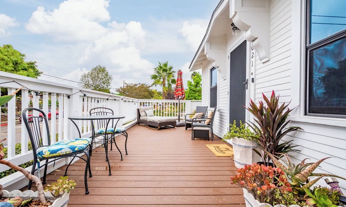 South Park House | Pet-Friendly Blanca Bungalow Artist Retreat in sunny San Diego