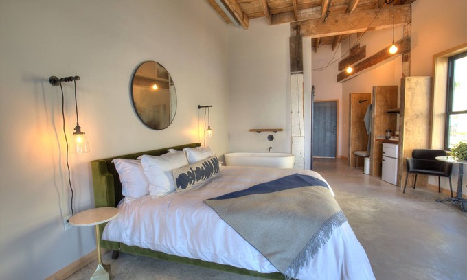 Astoria Hotel | Pet-friendly, Buoy Suite at Bowline Hotel