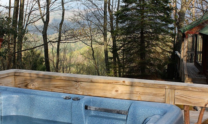 Ferguson Cabin | Pet-Friendly,Cozy Cabin,Hot Tub,Wood Fireplace,WiFi