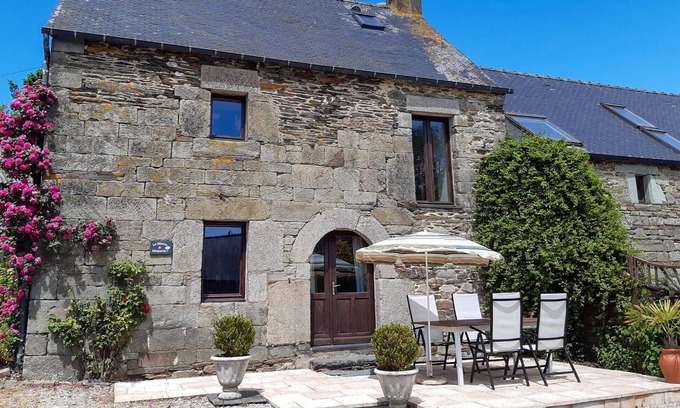 Saint-Connec House | Pet friendly home in Saint Connec