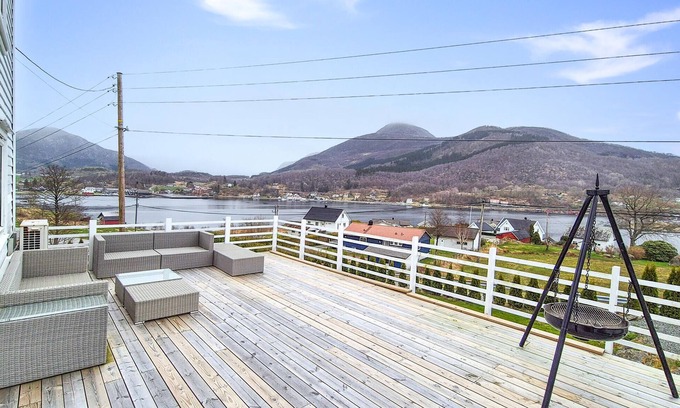 Vindafjord House | Pet friendly home in Nedre Vats