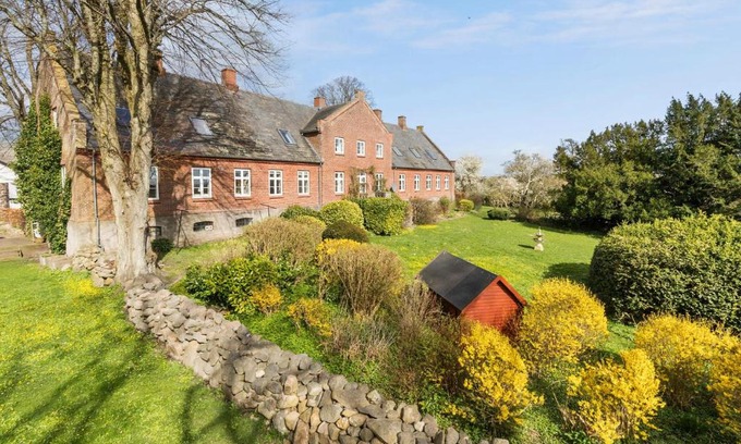 Ronde House | Pet Friendly Home In Rønde With Kitchen