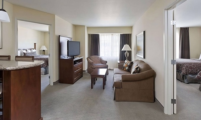 Vance Jackson Apartment | Pet-friendly Stay! TWO Comfortable 2BR Suite! Outdoor Pool, Free Breakfast!
