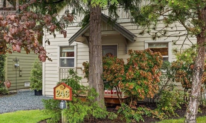 Regional District of Nanaimo Cabin | Pet-friendly Vacation Home near Rathtrevor beach!