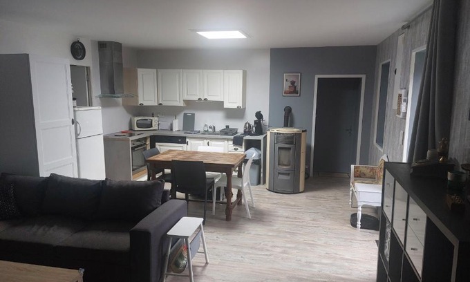 Liernolles Apartment | Petite maison lirenolles