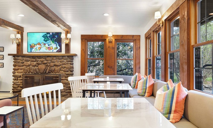 Phoenicia Hotel | Phoenicia Lodge