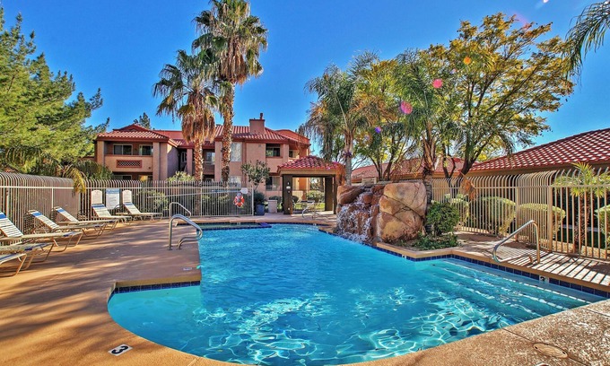 Deer Valley Condo | Phoenix Abode: Pool Access, Near Bellair Golf Club