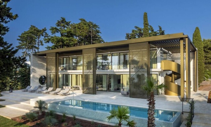 Porec Villa | Pical Beach House by Villas Guide