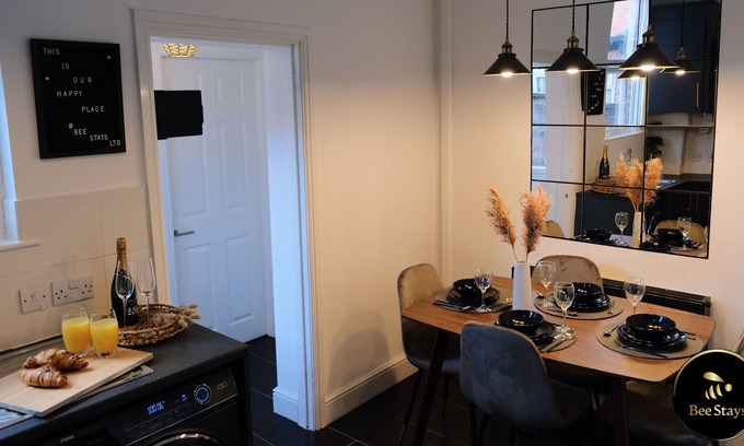 Warrington House | ★Pickmere House★ An oasis near town centre