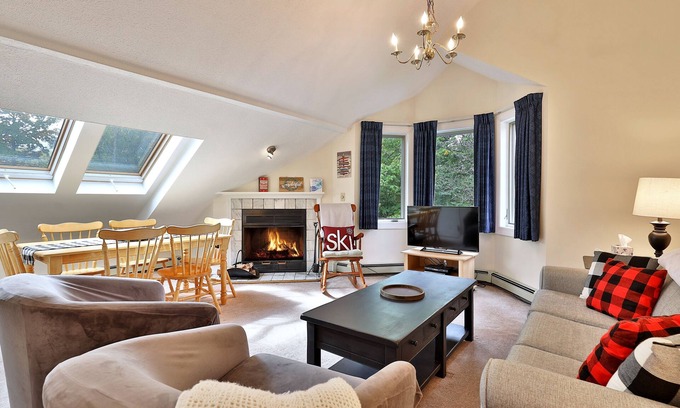 Killington Condo | Pico Family Ski Condo - 2 Bedroom/1 Bath - Ski On/Off. E306