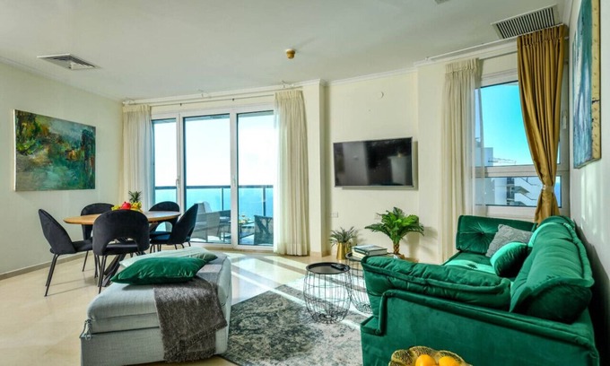 Tel Aviv Promenade Apartment | Picturesque 3BR Apt w Balcony & Parking Near Beach