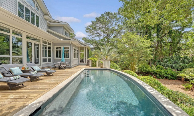 Vanderhorst Plantation House | Picturesque Osprey Point views, private pool