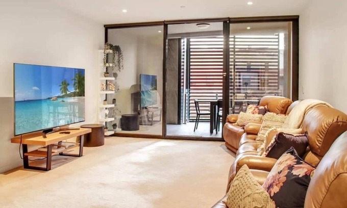 Geelong Apartment | PierPoint 203 I Geelong Waterfront Apt