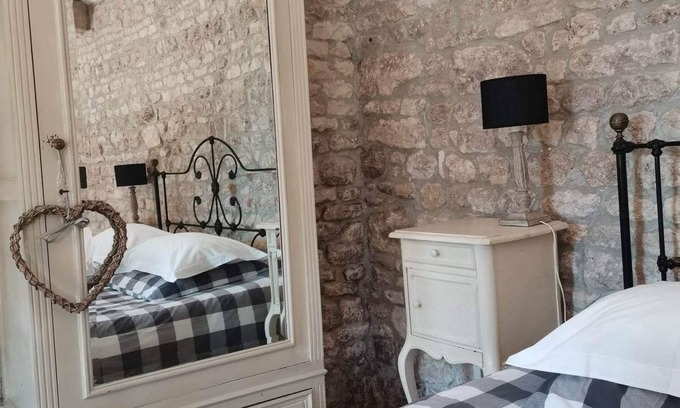 Landrais House | Pigeonnier - Traditional Farmhouse near La Rochelle. beaches 20 mins and a pool.