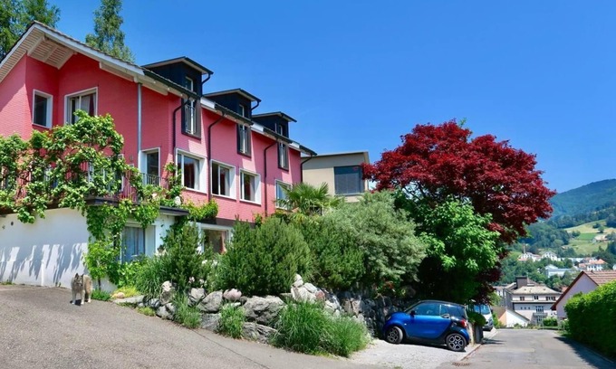 Wald Apartment | Pilgrim flat with a view