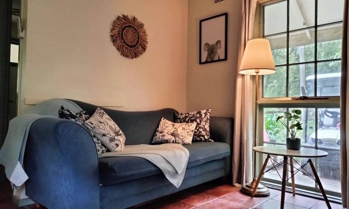 Kalimna House | Pillowood Cottage (1Queen+2Twins) & Wood Stove