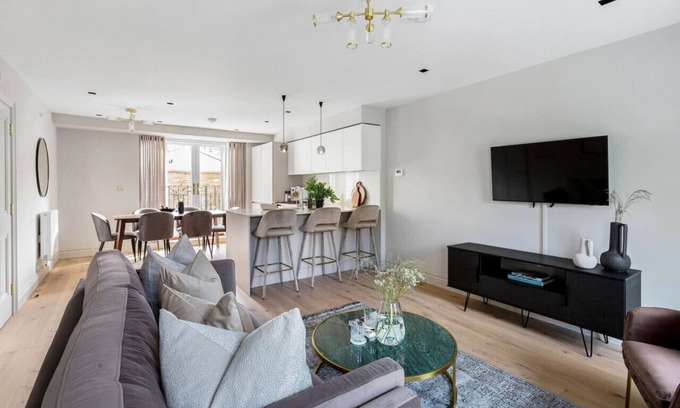 Churchill Apartment | Pimlico Road Chelsea 3 bedroom apartment