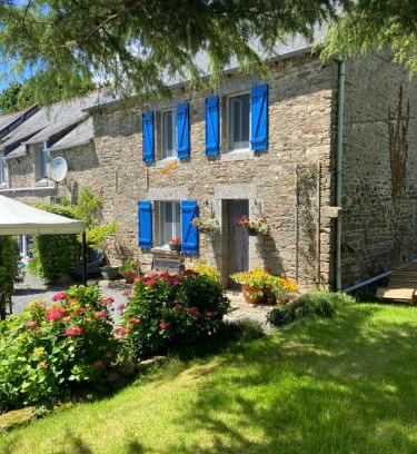 Plouguenast House | Pinabre Farmhouse