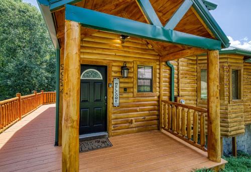 Pigeon Forge House | Pine Haven Hollow, Hot Tub, Game Room, WIFI, 685 FREE tickets each paid day!