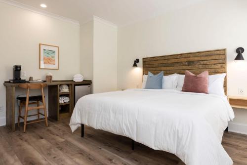 Northeast Virginia Beach Hotel | Pinewood 102 Inn At Old Beach