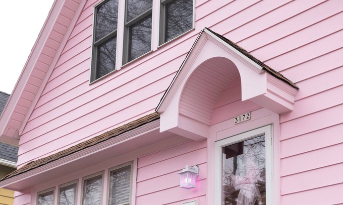 Bay View House | Pink Diamond Rental in Bayview area Milwaukee with WiFi, AC for pink lovers