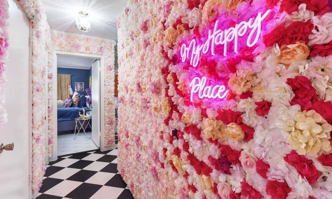 Conroe House | Pink Shutter House: A Girly Getaway with Themed Rooms, Neon Signs & IG-Worthy Decor! Unique Stay!