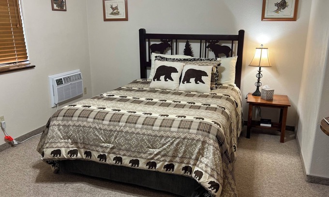 Melrose Cabin | Pioneer Mountain Cabins - Cabin 2