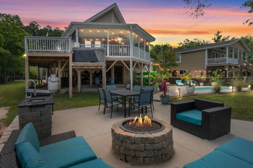 Conway House | Pirate's Cove Bungalow
