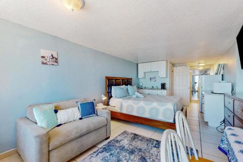 Daytona Beach Shores Hotel | Pirates Cove Unit G22