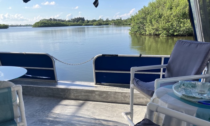 Nokomis Boat Rental | PIRATES TREASURE