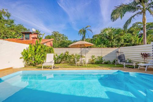 Camburi Villa | Piscina e 3 dorm a 150 m de Camburizinho